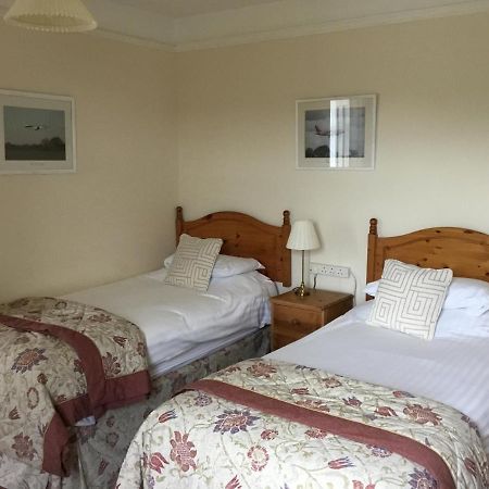 The Manor House Bed & Breakfast Кроули Екстериор снимка