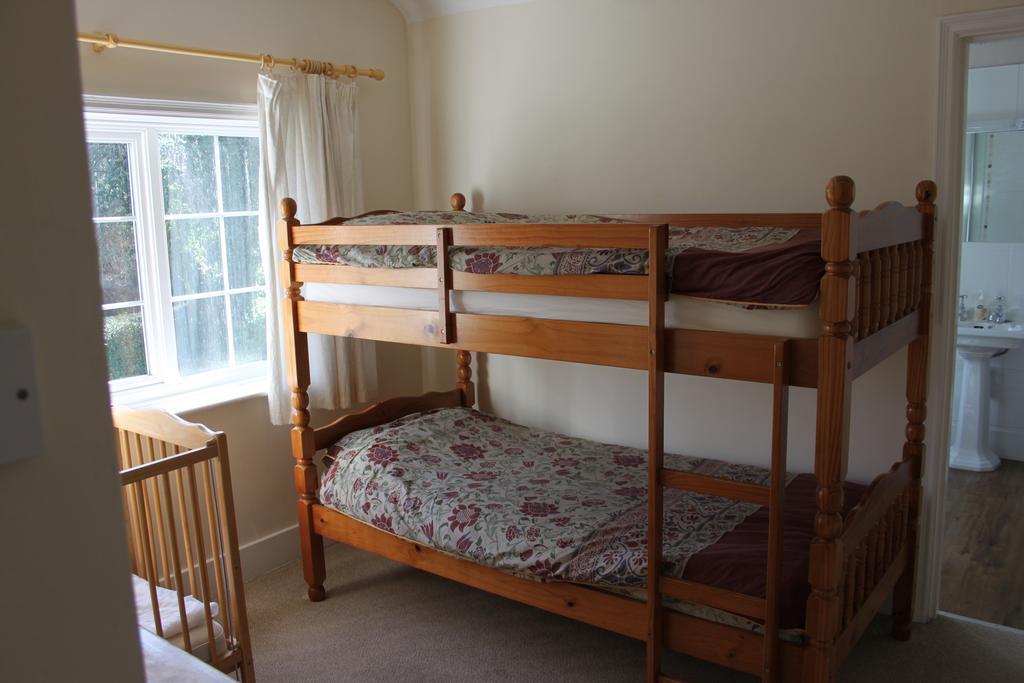 The Manor House Bed & Breakfast Кроули Екстериор снимка