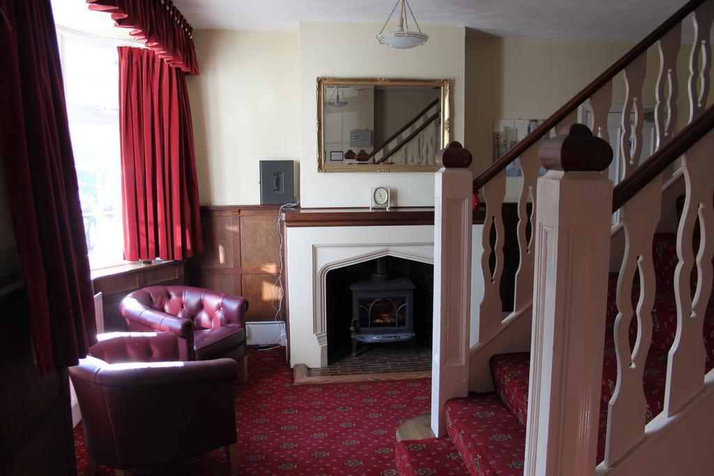 The Manor House Bed & Breakfast Кроули Екстериор снимка