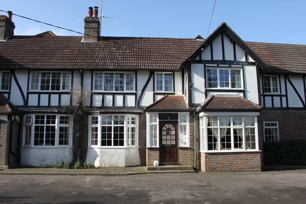 The Manor House Bed & Breakfast Кроули Екстериор снимка